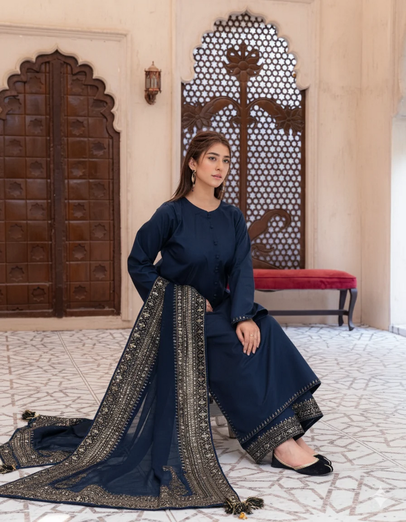 ROYAL CHARM EMB 3PC SUIT AJS-001003